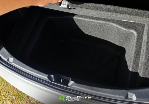 Tesla_Model_3_Long_Range_AWD_bila_druhy-kufr