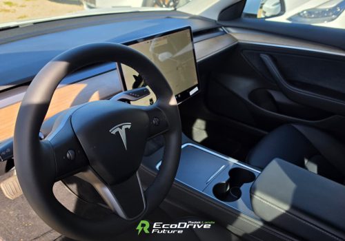 Tesla_Model_3_Long_Range_AWD_bila_interier