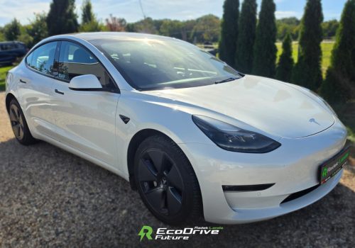 Tesla_Model_3_Long_Range_AWD_bila_predek