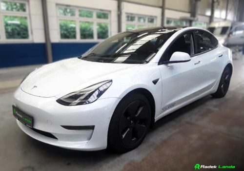 Tesla_Model_3_Long_Range_AWD_bila_predek2