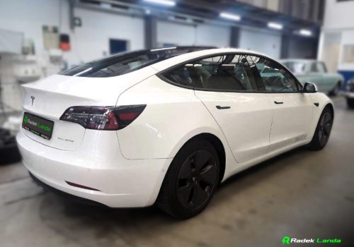 Tesla_Model_3_Long_Range_AWD_bila_zadek2