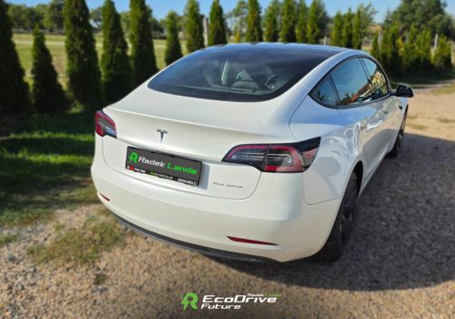 Tesla_Model_3_Long_Range_AWD_bila_zadek2