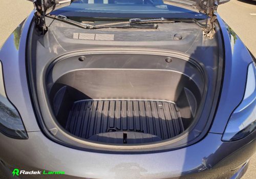 Tesla_Model_3_Performance_Dual_Motor_AWD_seda_frunk