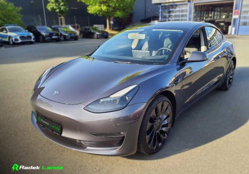 Tesla_Model_3_Performance_Dual_Motor_AWD_seda_predek2