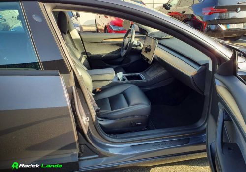 Tesla_Model_3_Performance_Dual_Motor_AWD_seda_predni-seadcky