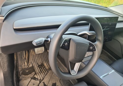 Tesla_Model_3_Performance_Highland_modra_interier