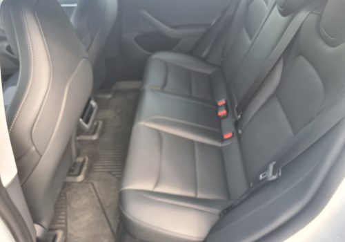 Tesla_Model_3_Performance_Highland_modra_interier3