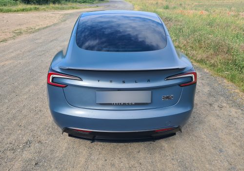 Tesla_Model_3_Performance_Highland_modra_zadek0