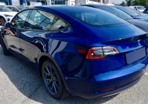 Tesla_Model_3_RWD_LFP_modra_zadek2