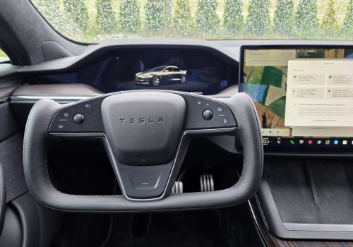 Tesla_Model_S_Long_Range_seda_volant