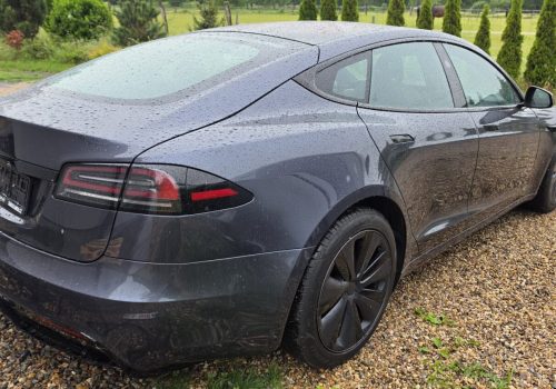 Tesla_Model_S_Long_Range_seda_zadek2