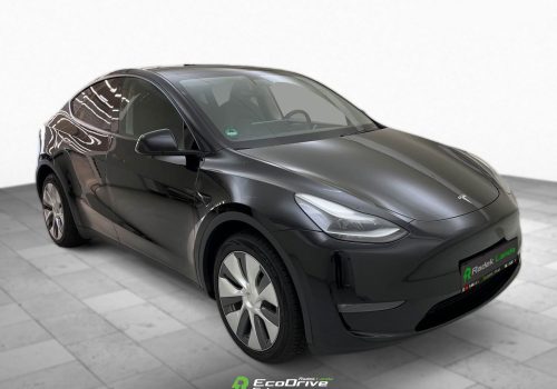 Tesla_Model_Y_LR_AWD_cerna_predek