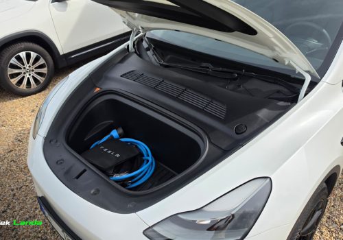 Tesla_Model_Y_Long_Range_AWD_bila_frunk