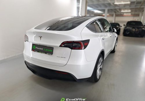 Tesla_Model_Y_Long_Range_AWD_bila_zadek