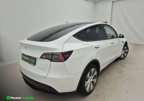 Tesla_Model_Y_Long_Range_AWD_bila_zadek2