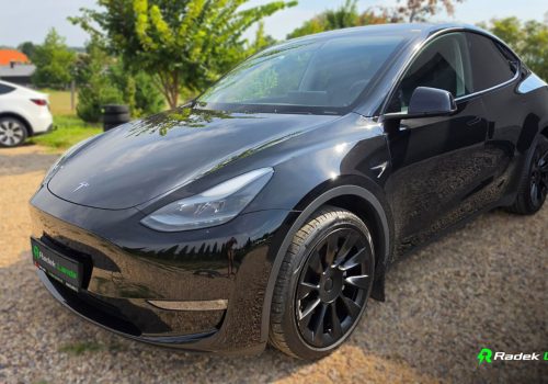 Tesla_Model_Y_Long_Range_AWD_cerna_predek2-2