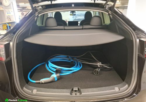 Tesla_Model_Y_Long_Range_AWD_cerna_zavazadlovy-prostor