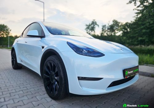 Tesla_Model_Y_Long_Range_bila_predek3