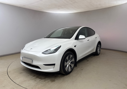 Tesla_Model_Y_RWD_LFP_bila_predek
