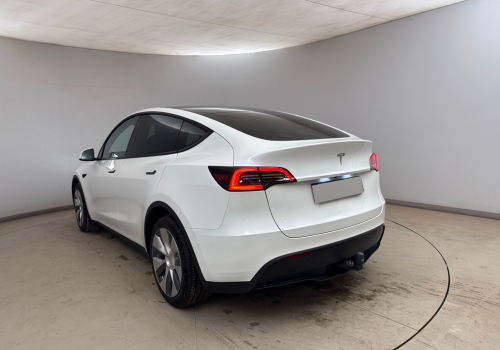 Tesla_Model_Y_RWD_LFP_bila_zadek