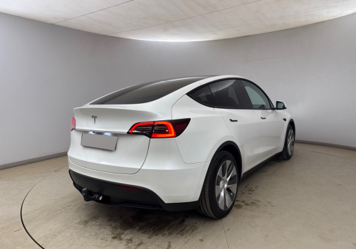 Tesla_Model_Y_RWD_LFP_bila_zadek2