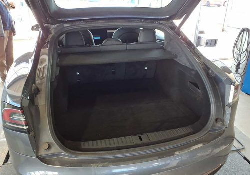 Tesla_model-s_seda_kufr