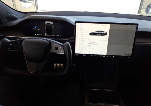 Tesla_model-s_seda_palubni-deska