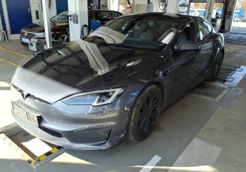 Tesla_model-s_seda_predek2