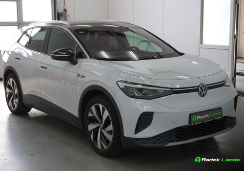Volkswagen_ID-4_Pro_Performance_bila_predek2