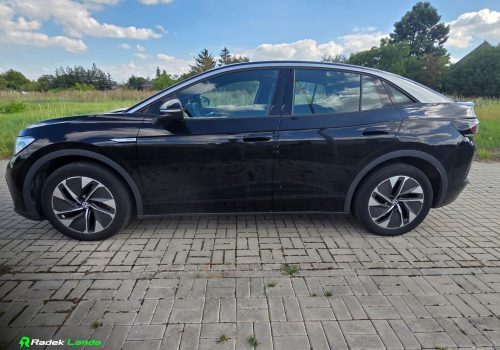 Volkswagen_ID-5_Pro_Performance_cerna_bok2