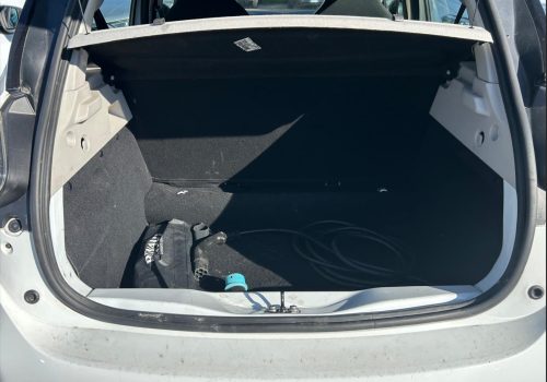 renault-zoe-life-52kwh-2022-bila-kufr-nabijeci-kabel