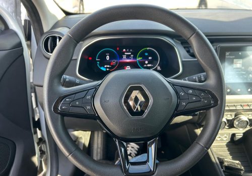 renault-zoe-life-52kwh-2022-bila-volant-digitalni-pristroje