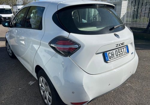 renault-zoe-life-52kwh-2022-bila-zadni-pravy-pohled
