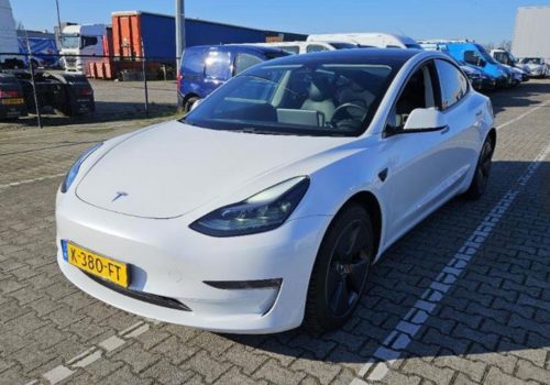 tesla-model-3-long-range-75kwh-elektricky-tazne-predek-1