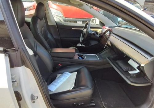 tesla_model-3_LR_bila_interier4