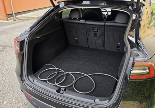 tesla_model-Y_performance_cerna_kufr